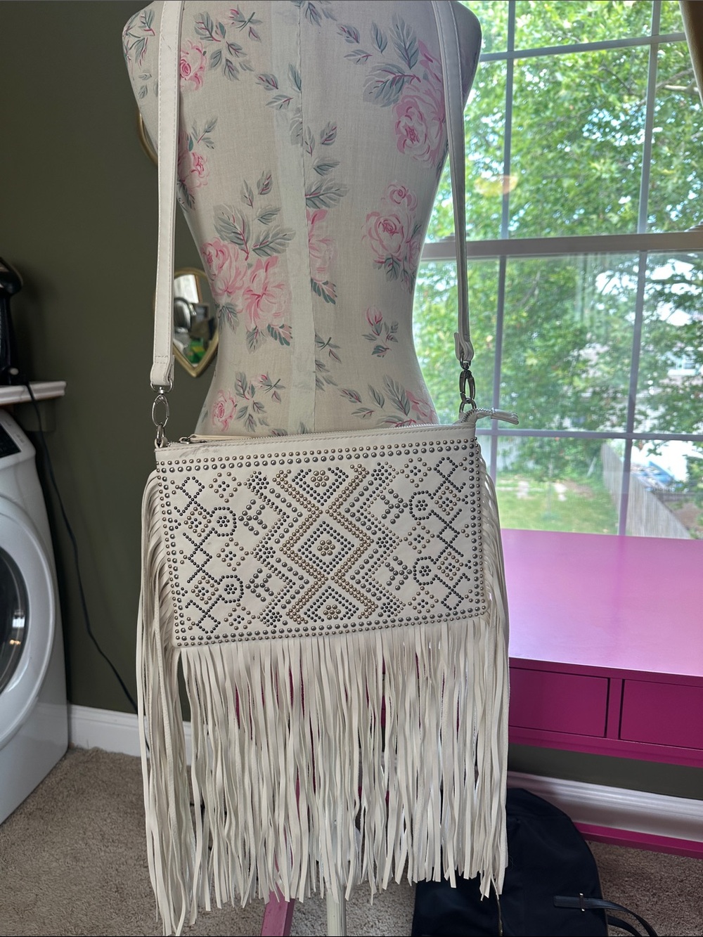 Imoshion White Fringed Studded Crossbody Bag